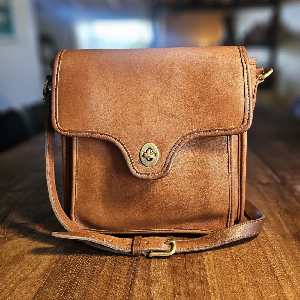 Tan Vintage Coach Shelton Bag